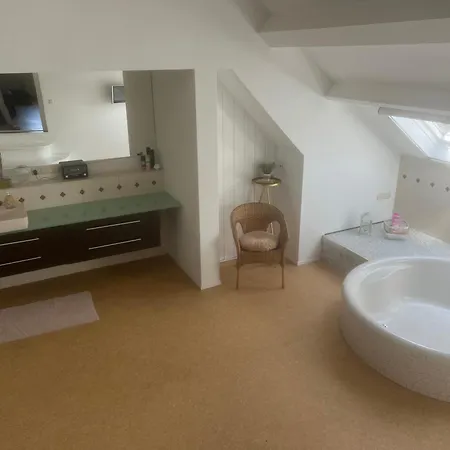 Annahoeve Venlo, 220 Qm * Venlo